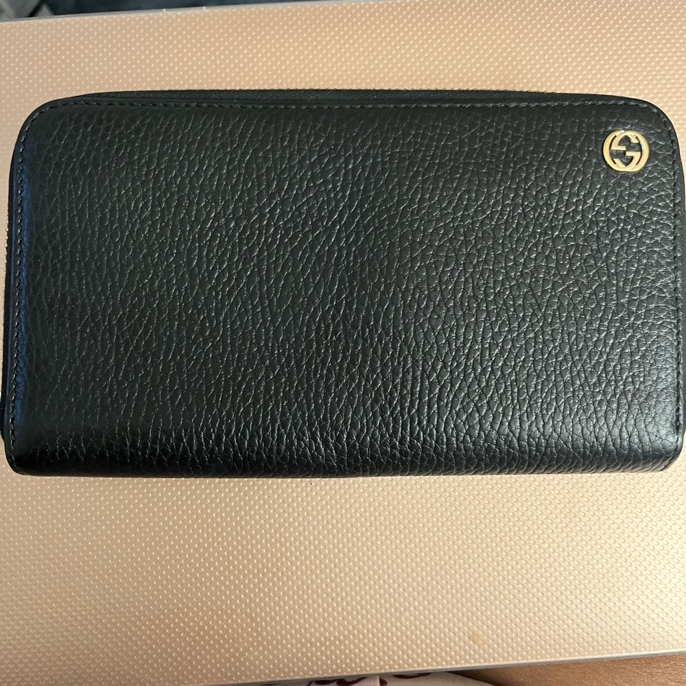 GUCCI ladies wallet